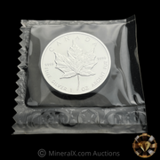 1997 Royal Canadian Mint RCM Maple 1oz Queen Elizabeth II Silver Coin